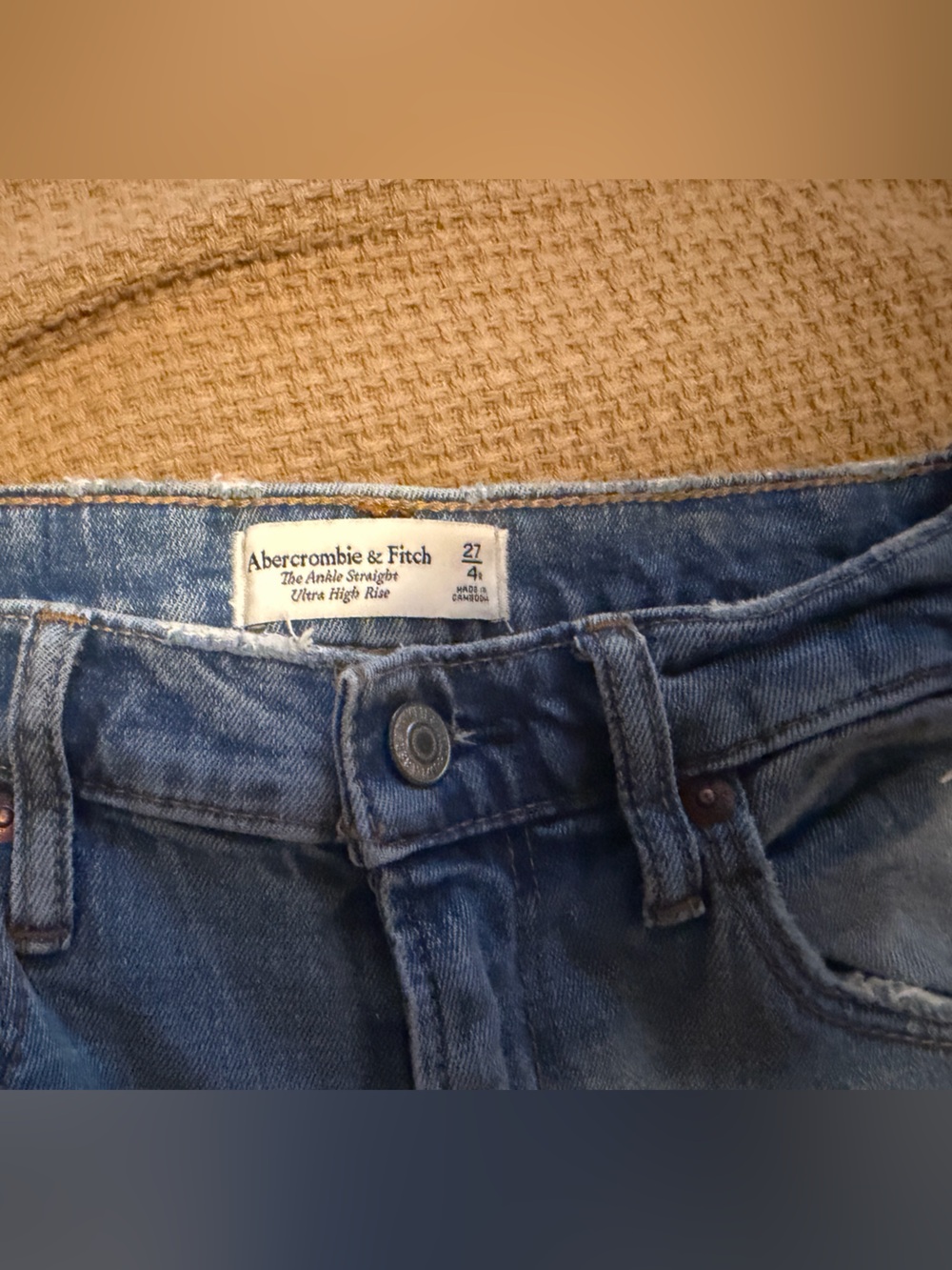 Abercrombie & Fitch Women's ultra high-rise ankle straight Jeans